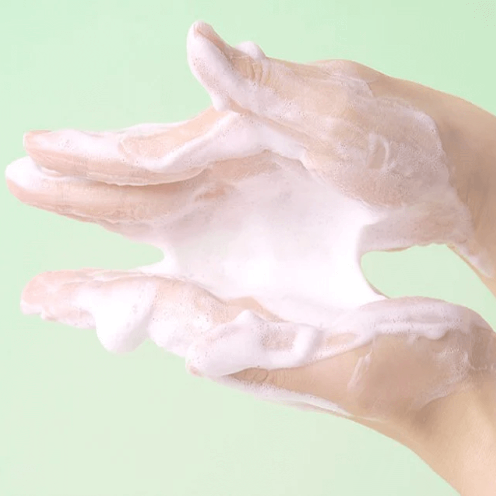Espuma Limpiadora Antibacteriana – Limpieza Profunda y Protección para tu Piel SKIN1004 Madagascar Centella Tea - Trica BHA Foam - KBOX