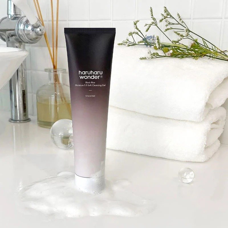 Haruharu Wonder Black Rice Moisture 5.5 Soft Cleansing Gel 100ml - KBOX
