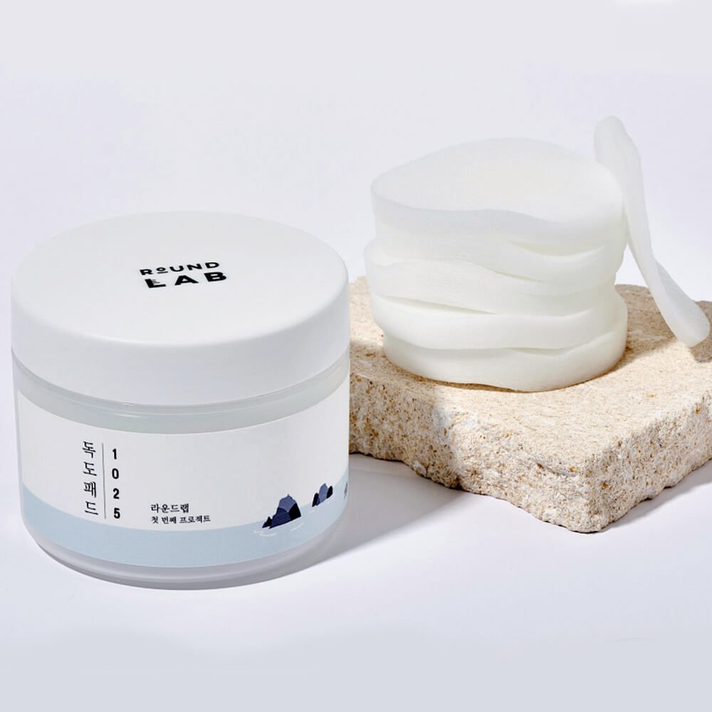 Pads Exfoliantes Suaves con Agua de Mar Round Lab 1025 Dokdo Pad - KBOX