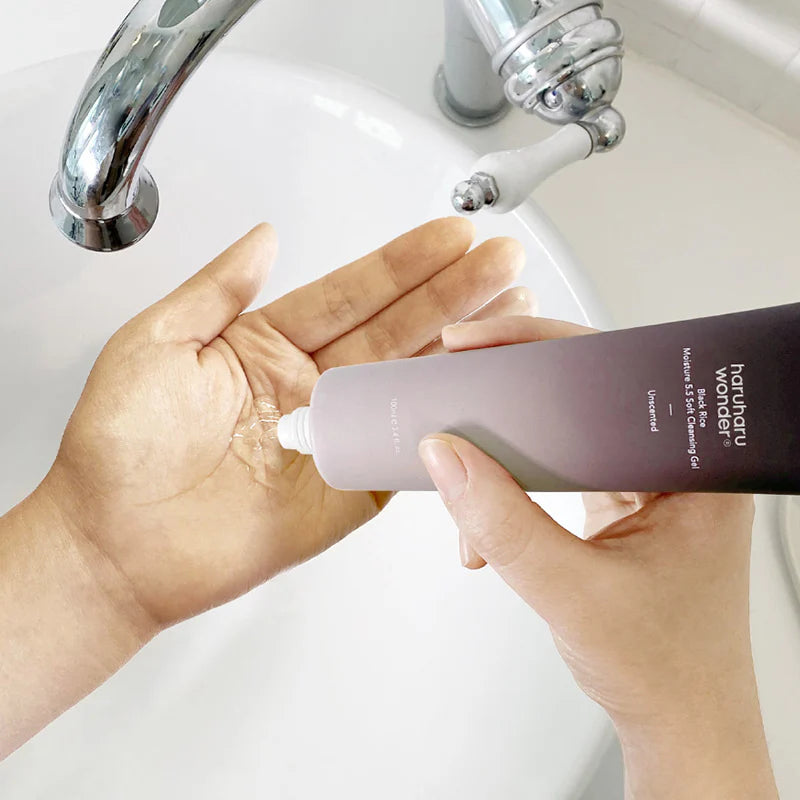 Haruharu Wonder Black Rice Moisture 5.5 Soft Cleansing Gel 100ml