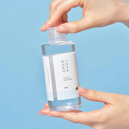Tónico Exfoliante con Agua de Mar Round Lab 1025 Dokdo Toner - KBOX